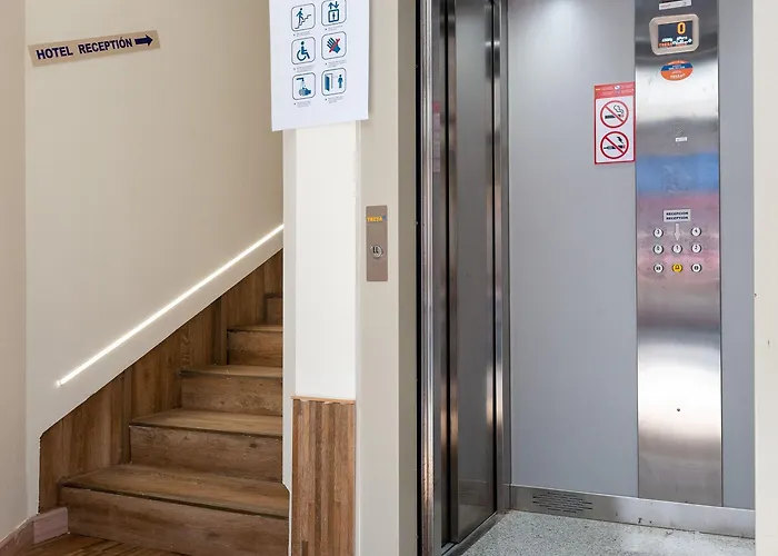 酒店 Innmare Fortuna Dos Estrellas 2*